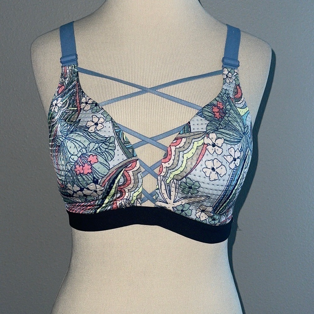 Victorias Secret Sport Women's Lightweight Back Mesh Strappy Cage Sports Bra 32c